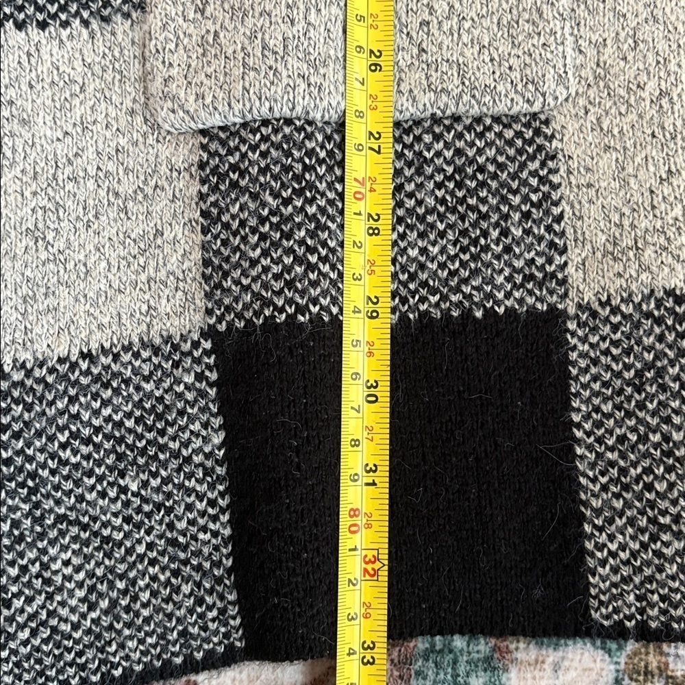 Love Tree black and gray checker block open front long line 2 pocket cardigan - Picture 15 of 16